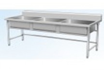 鲁泉  三眼水池